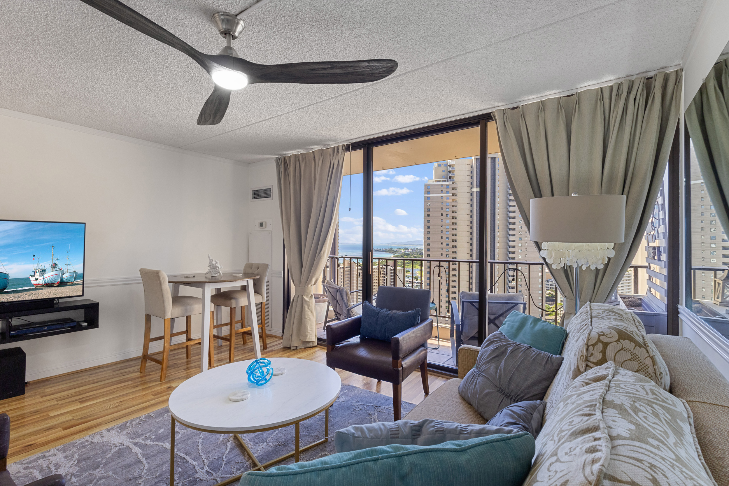 411 Hobron Lane #2608